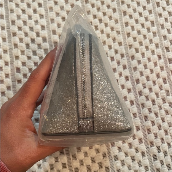NWT Kate Spade Shimmy Glitter Small Cosmetic Case (Lunar Light Silver) - Picture 6 of 13